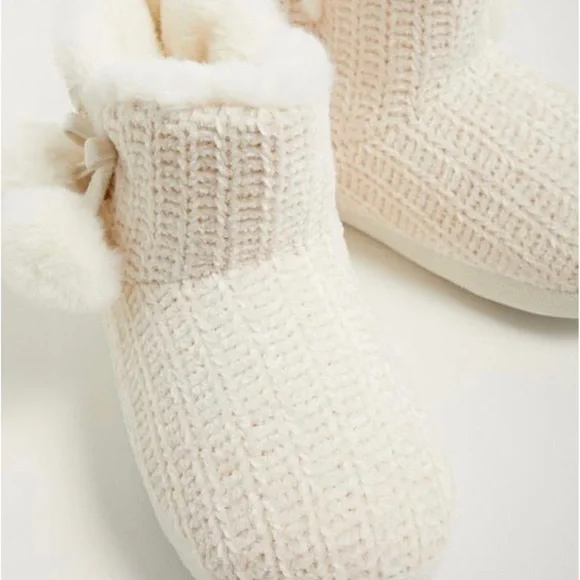 Cozy Slip-On Bootie (WW) - Picture 2 of 6